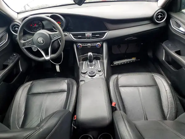 ZARFAEBN8J7566273 2018 ALFA ROMEO GIULIA - Image 8