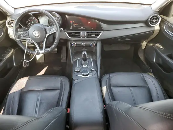 ZARFAEBN8J7570159 2018 ALFA ROMEO GIULIA - Image 8