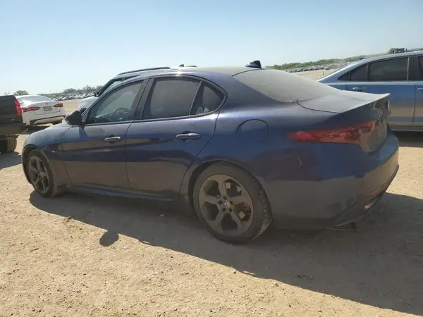ZARFAEBN9H7551226 2017 ALFA ROMEO GIULIA - Image 2