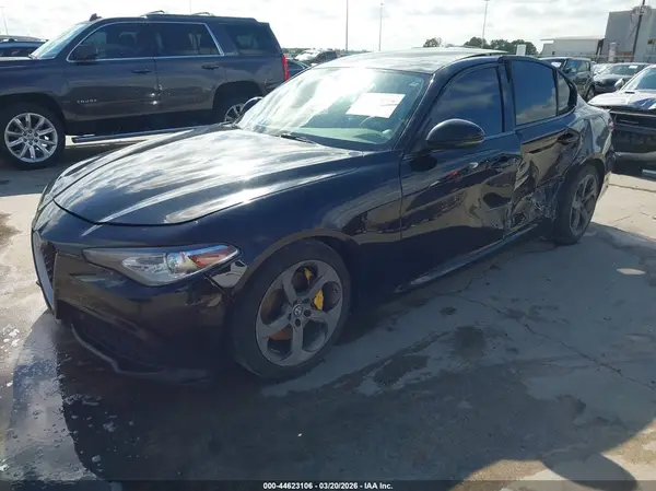 ZARFAEBN9H7554711 2017 ALFA ROMEO GIULIA - Image 2