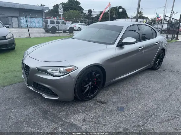 ZARFAEBN9H7555163 2017 ALFA ROMEO GIULIA - Image 2