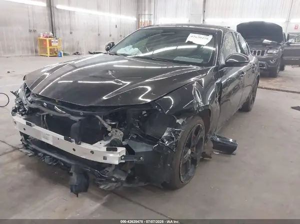 ZARFAEBN9H7562243 2017 ALFA ROMEO GIULIA - Image 2