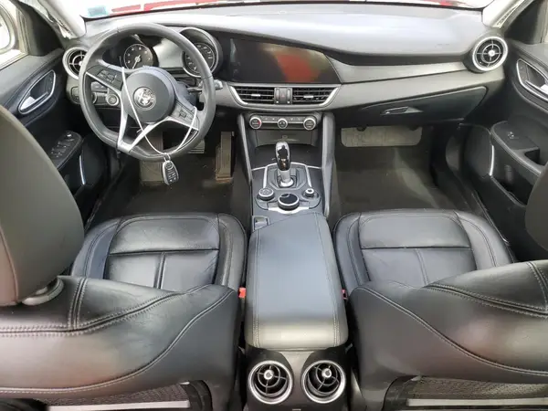 ZARFAEBN9J7565861 2018 ALFA ROMEO GIULIA - Image 8