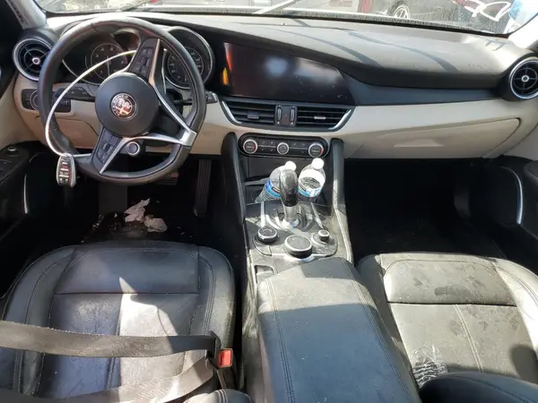 ZARFAEBN9J7566816 2018 ALFA ROMEO GIULIA - Image 8