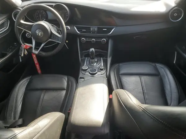 ZARFAEBN9J7566945 2018 ALFA ROMEO GIULIA - Image 8