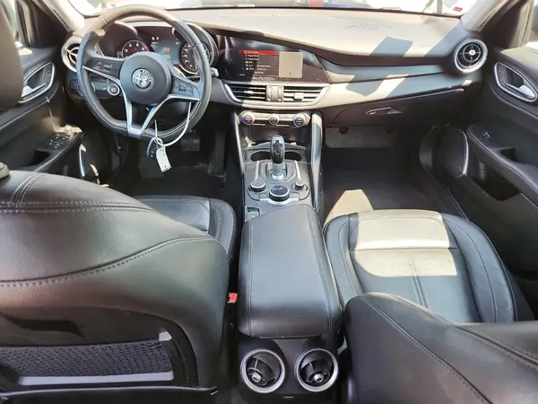 ZARFAEBN9J7567626 2018 ALFA ROMEO GIULIA - Image 8