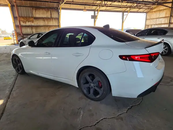 ZARFAEBNXH7544544 2017 ALFA ROMEO GIULIA - Image 2