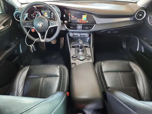 ZARFAEBNXH7544544 2017 ALFA ROMEO GIULIA - Image 8