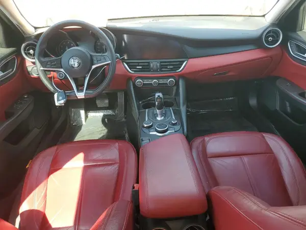 ZARFAEBNXH7548755 2017 ALFA ROMEO GIULIA - Image 8
