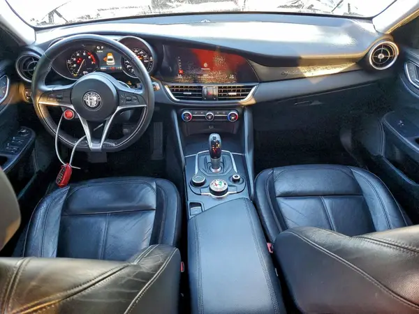 ZARFAEBNXH7550229 2017 ALFA ROMEO GIULIA - Image 8