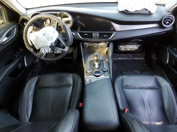 ZARFAEBNXH7550876 2017 ALFA ROMEO GIULIA - Image 8