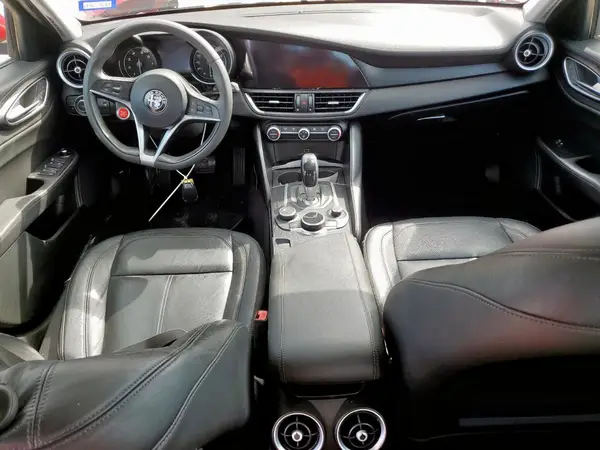 ZARFAEBNXH7552059 2017 ALFA ROMEO GIULIA - Image 8