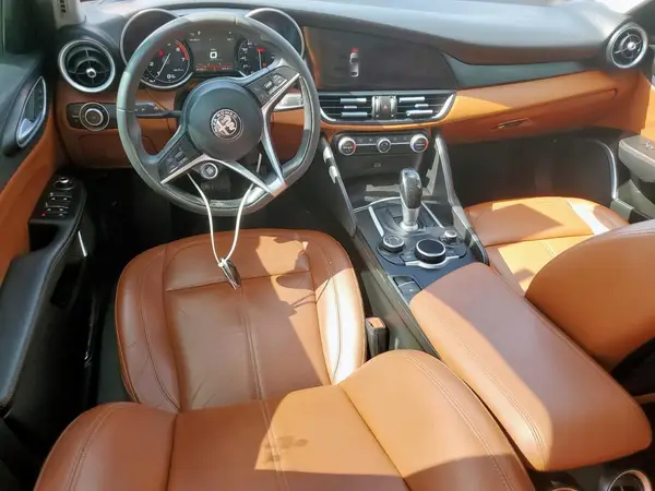 ZARFAEBNXJ7563567 2018 ALFA ROMEO GIULIA - Image 8