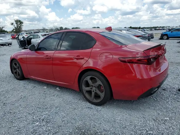 ZARFAEBNXJ7581812 2018 ALFA ROMEO GIULIA - Image 2