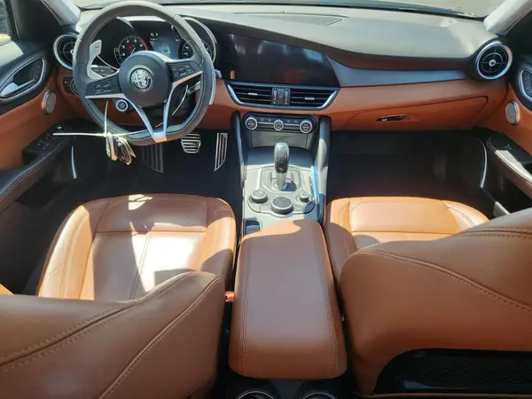 ZARFAEBNXJ7592034 2018 ALFA ROMEO GIULIA - Image 8