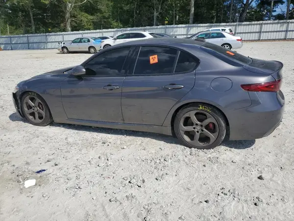 ZARFAEBNXJ7592244 2018 ALFA ROMEO GIULIA - Image 2