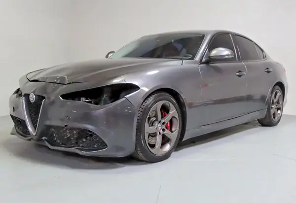 ZARFAEBNXJ7592504 2018 ALFA ROMEO GIULIA - Image 2