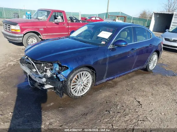 ZARFAECN0H7536063 2017 ALFA ROMEO GIULIA - Image 2