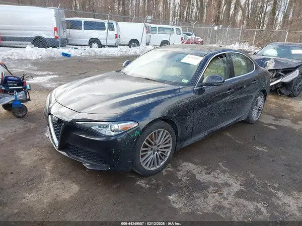 ZARFAECN0H7539562 2017 ALFA ROMEO GIULIA - Image 2