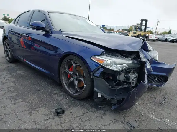 ZARFAECN0H7543627 2017 ALFA ROMEO GIULIA - Image 1