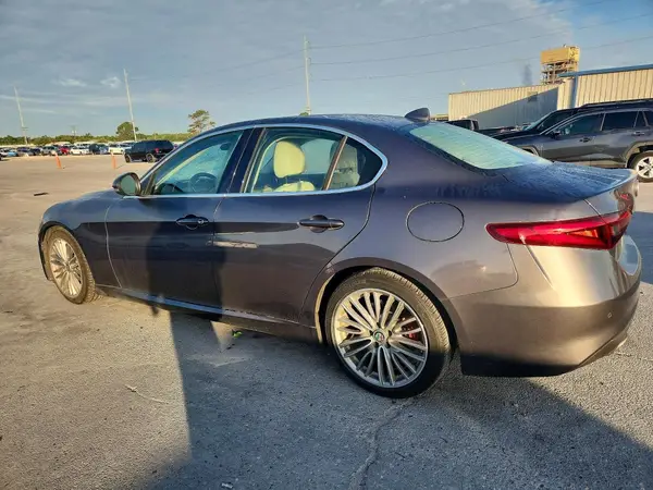 ZARFAECN0H7556247 2017 ALFA ROMEO GIULIA - Image 2