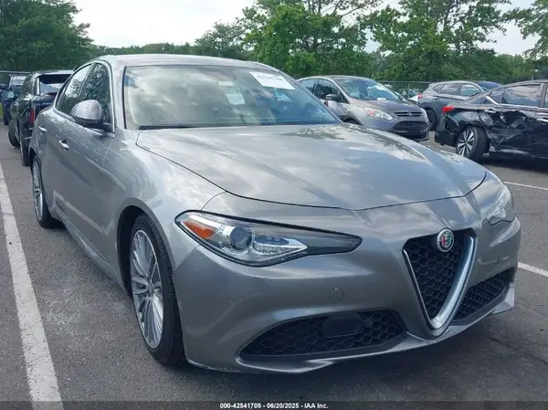 ZARFAECN0J7565844 2018 ALFA ROMEO GIULIA - Image 1