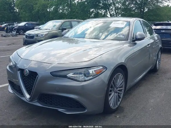 ZARFAECN0J7565844 2018 ALFA ROMEO GIULIA - Image 2