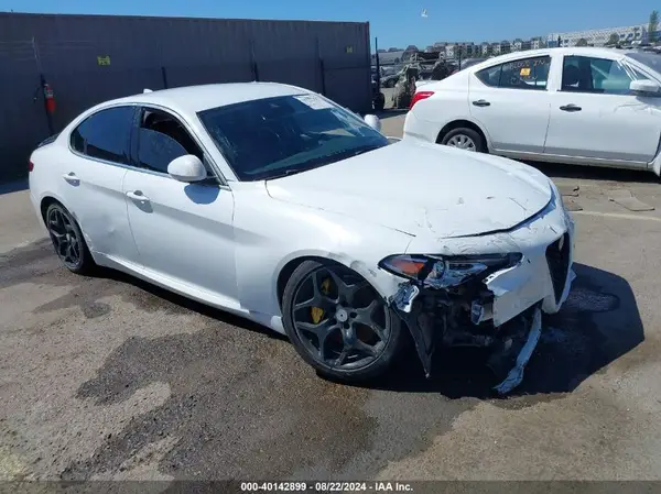 ZARFAECN0J7595927 2018 ALFA ROMEO GIULIA - Image 1