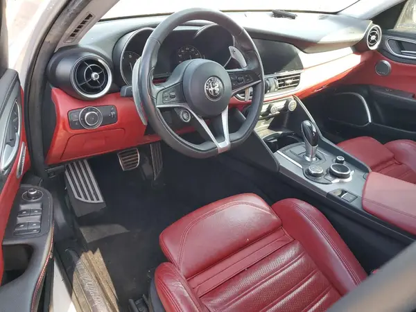 ZARFAECN0J7597158 2018 ALFA ROMEO GIULIA - Image 8