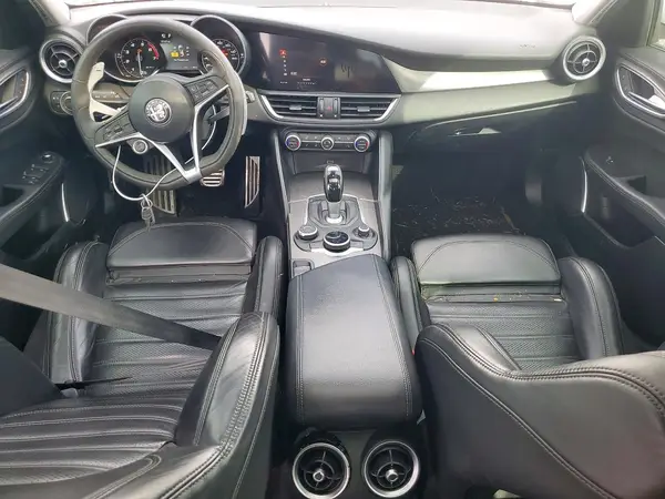 ZARFAECN0J7598388 2018 ALFA ROMEO GIULIA - Image 8