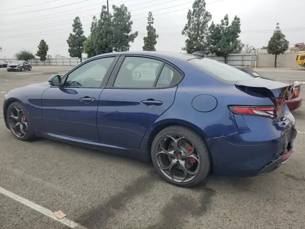 ZARFAECN1H7530000 2017 ALFA ROMEO GIULIA - Image 2
