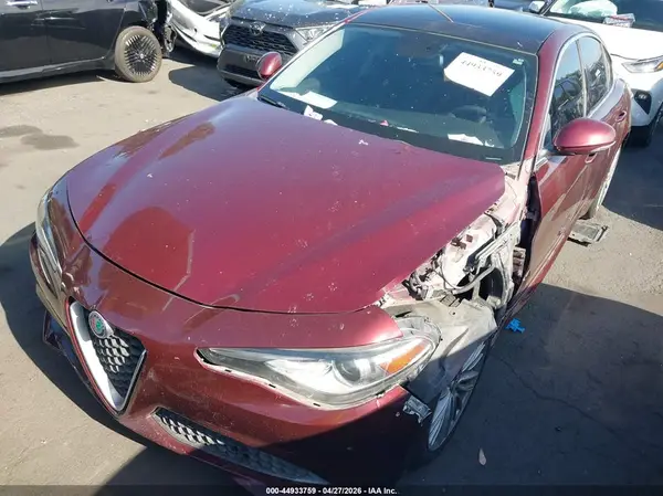 ZARFAECN1H7548092 2017 ALFA ROMEO GIULIA - Image 2