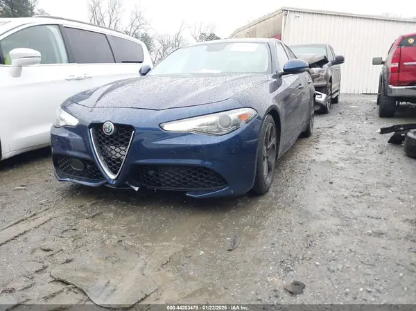 ZARFAECN1H7549968 2017 ALFA ROMEO GIULIA - Image 2