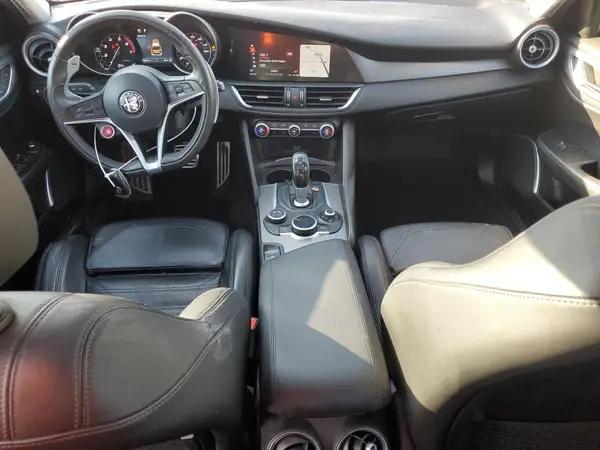 ZARFAECN1H7553776 2017 ALFA ROMEO GIULIA - Image 8