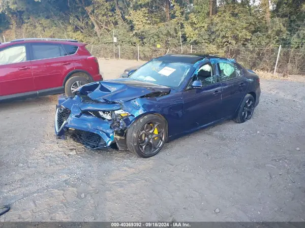 ZARFAECN1H7556628 2017 ALFA ROMEO GIULIA - Image 2