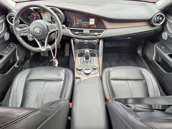 ZARFAECN1H7560825 2017 ALFA ROMEO GIULIA - Image 8