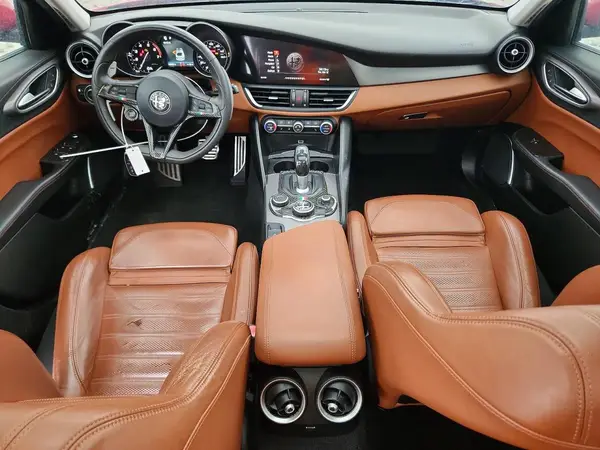ZARFAECN1J7572057 2018 ALFA ROMEO GIULIA - Image 8