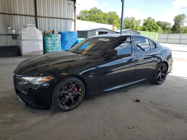 ZARFAECN1J7578960 2018 ALFA ROMEO GIULIA - Image 1