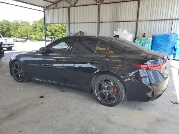 ZARFAECN1J7578960 2018 ALFA ROMEO GIULIA - Image 2