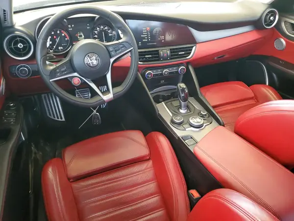 ZARFAECN1J7578960 2018 ALFA ROMEO GIULIA - Image 8