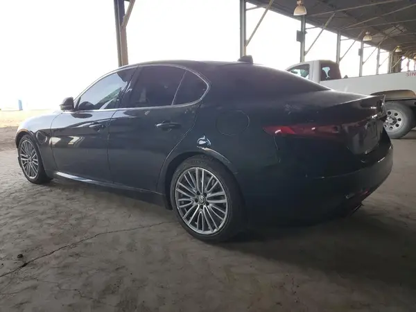 ZARFAECN1J7589330 2018 ALFA ROMEO GIULIA - Image 2