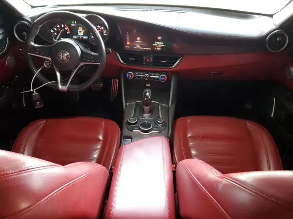 ZARFAECN1J7589330 2018 ALFA ROMEO GIULIA - Image 8
