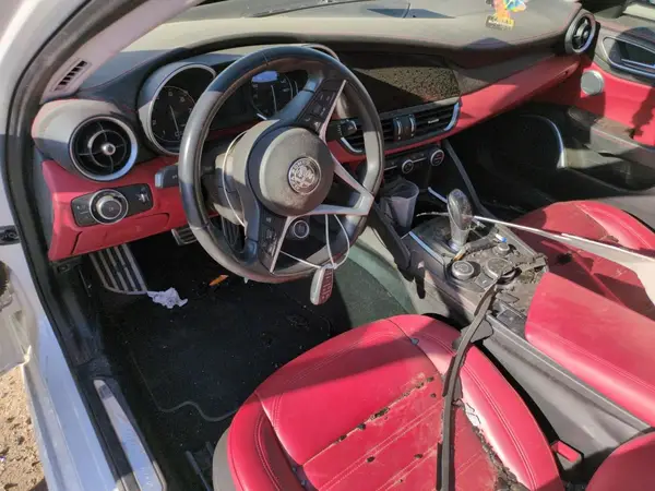 ZARFAECN1J7593362 2018 ALFA ROMEO GIULIA - Image 8