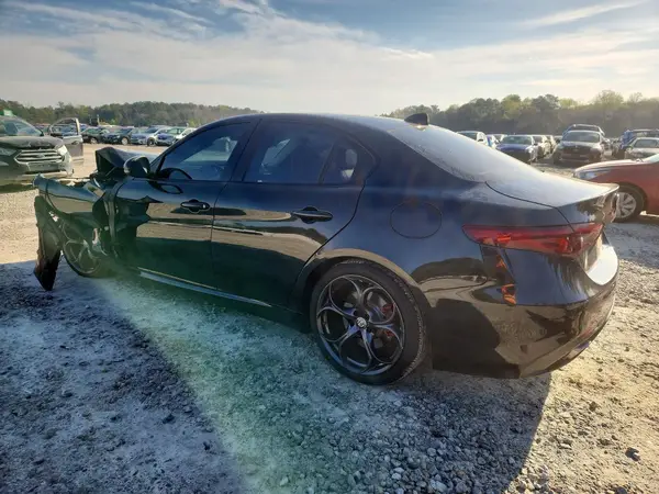 ZARFAECN2H7534105 2017 ALFA ROMEO GIULIA - Image 2