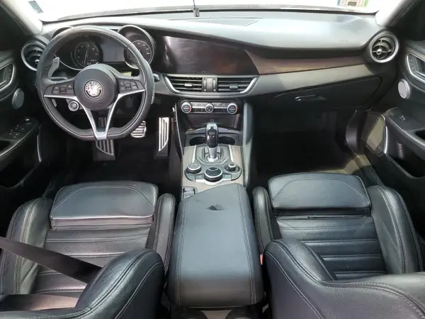 ZARFAECN2H7544570 2017 ALFA ROMEO GIULIA - Image 8