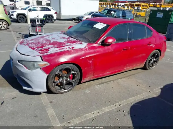 ZARFAECN2H7544620 2017 ALFA ROMEO GIULIA - Image 2