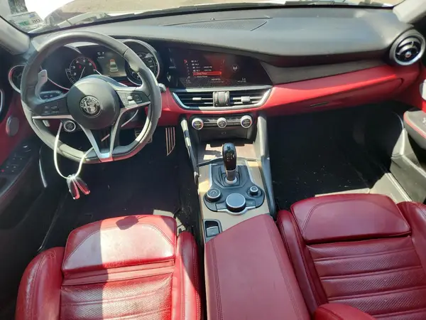 ZARFAECN2H7560154 2017 ALFA ROMEO GIULIA - Image 8