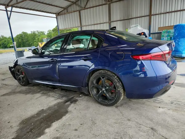 ZARFAECN2J7578563 2018 ALFA ROMEO GIULIA - Image 2