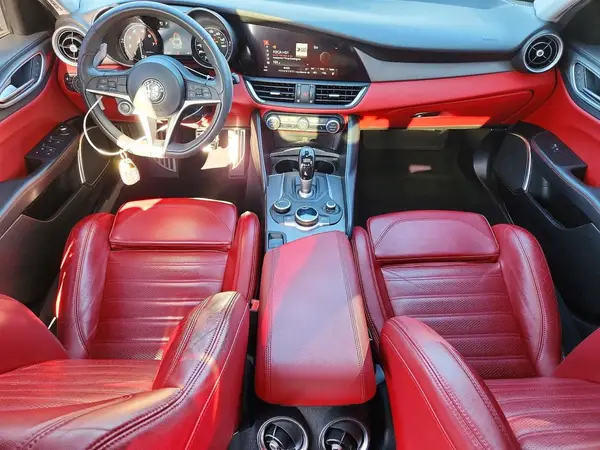 ZARFAECN2J7583021 2018 ALFA ROMEO GIULIA - Image 8