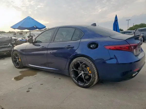 ZARFAECN2J7590745 2018 ALFA ROMEO GIULIA - Image 2